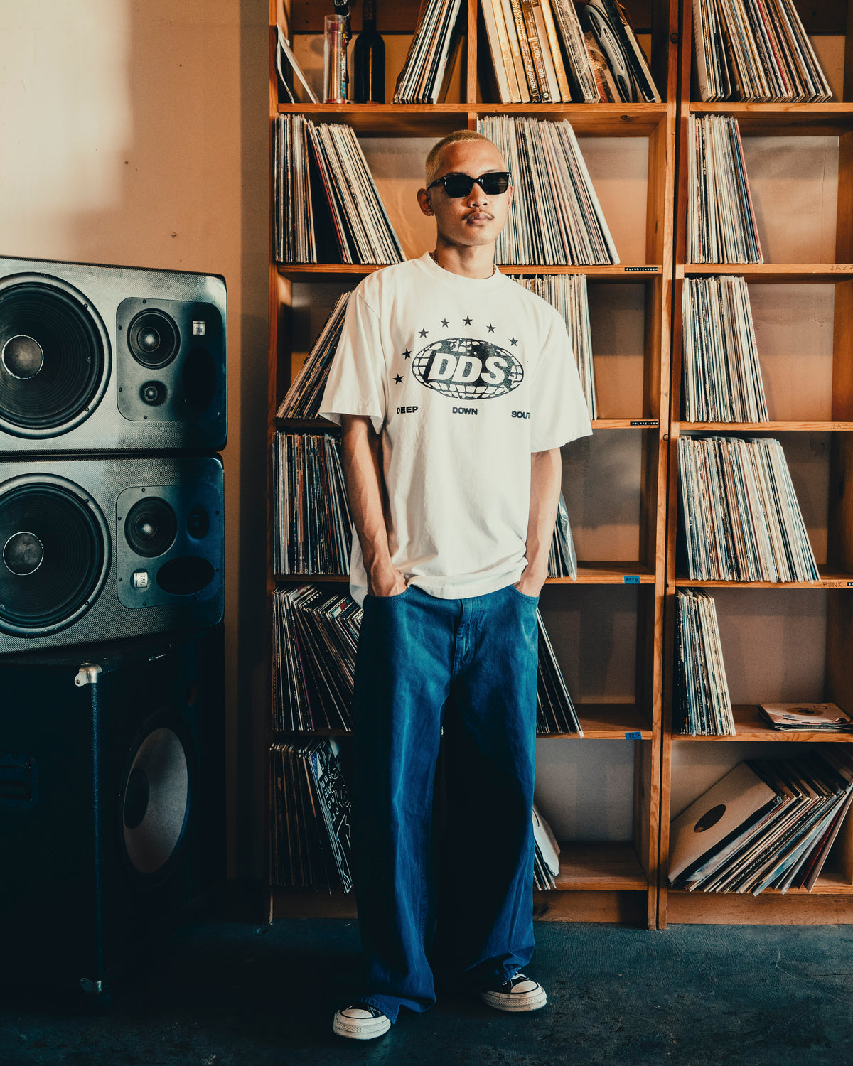 WORLD TEE